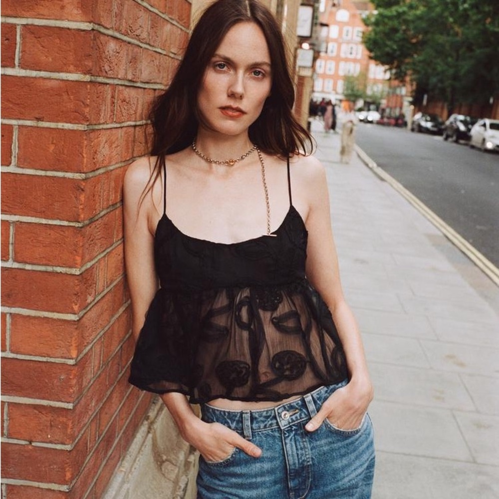 STRUCTURED FLORAL CAMISOLE TOP